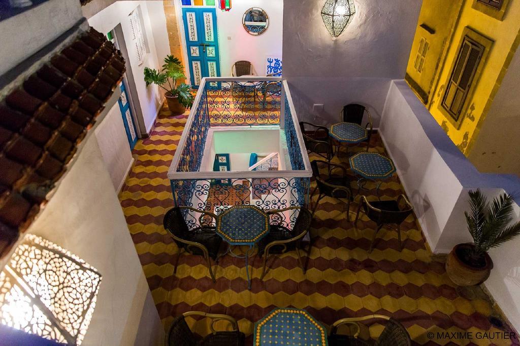 Hotel Emeraude Szavíra Kültér fotó